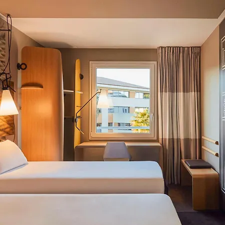 Ibis 3*